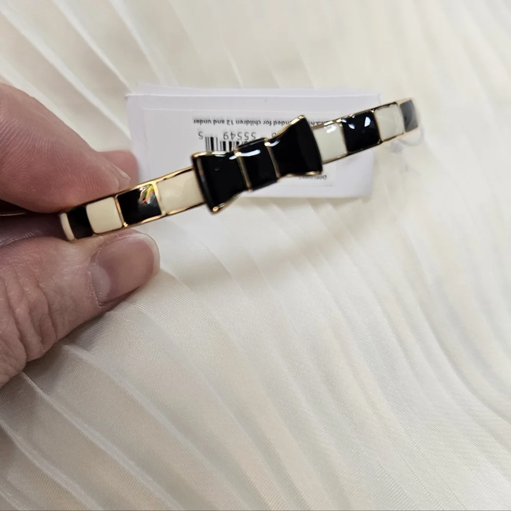 NWT Kate Spade ♠️ Bow Bangle From The 2014 'Take A Bow' Collection - Picture 2 of 9